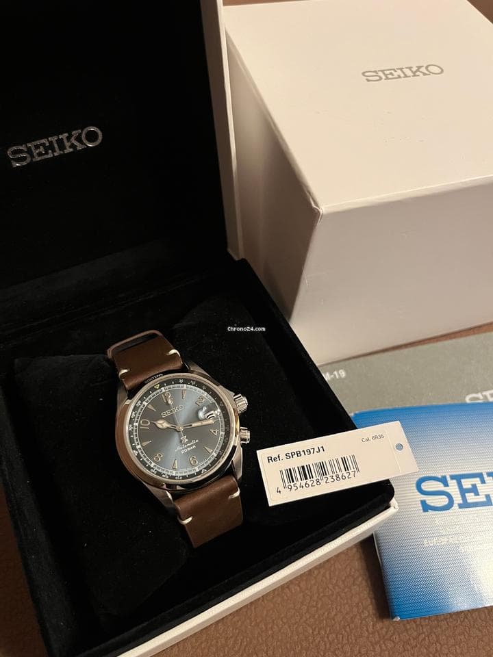 Seiko Prospex Alpinist Near mint. Full set excluding bracelet.
