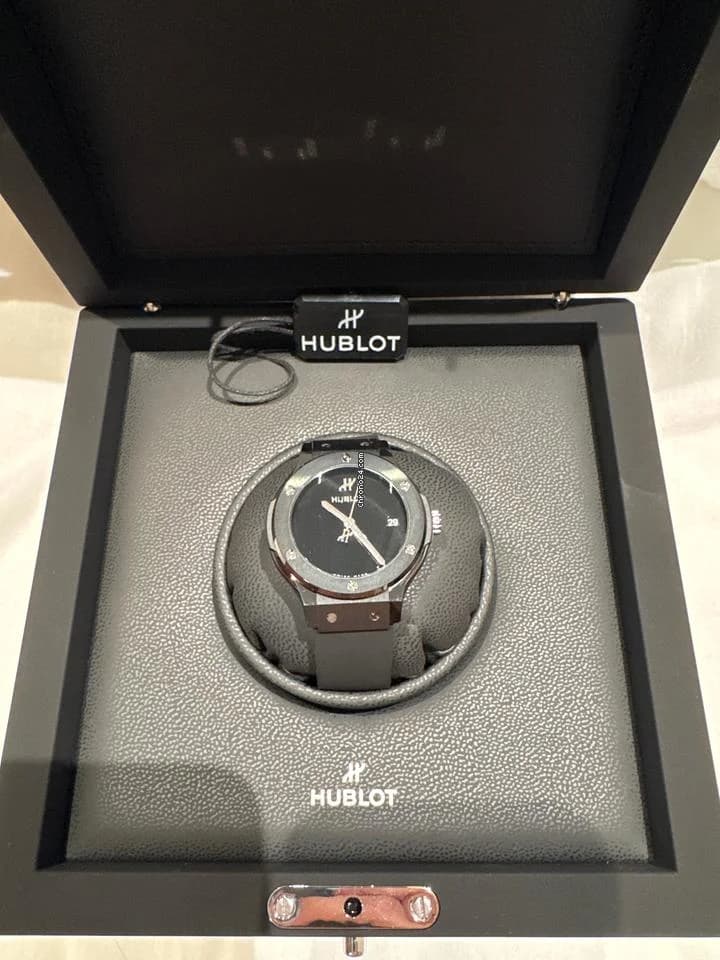 Hublot Classic Fusion Set complet bracelet pas encore coupé