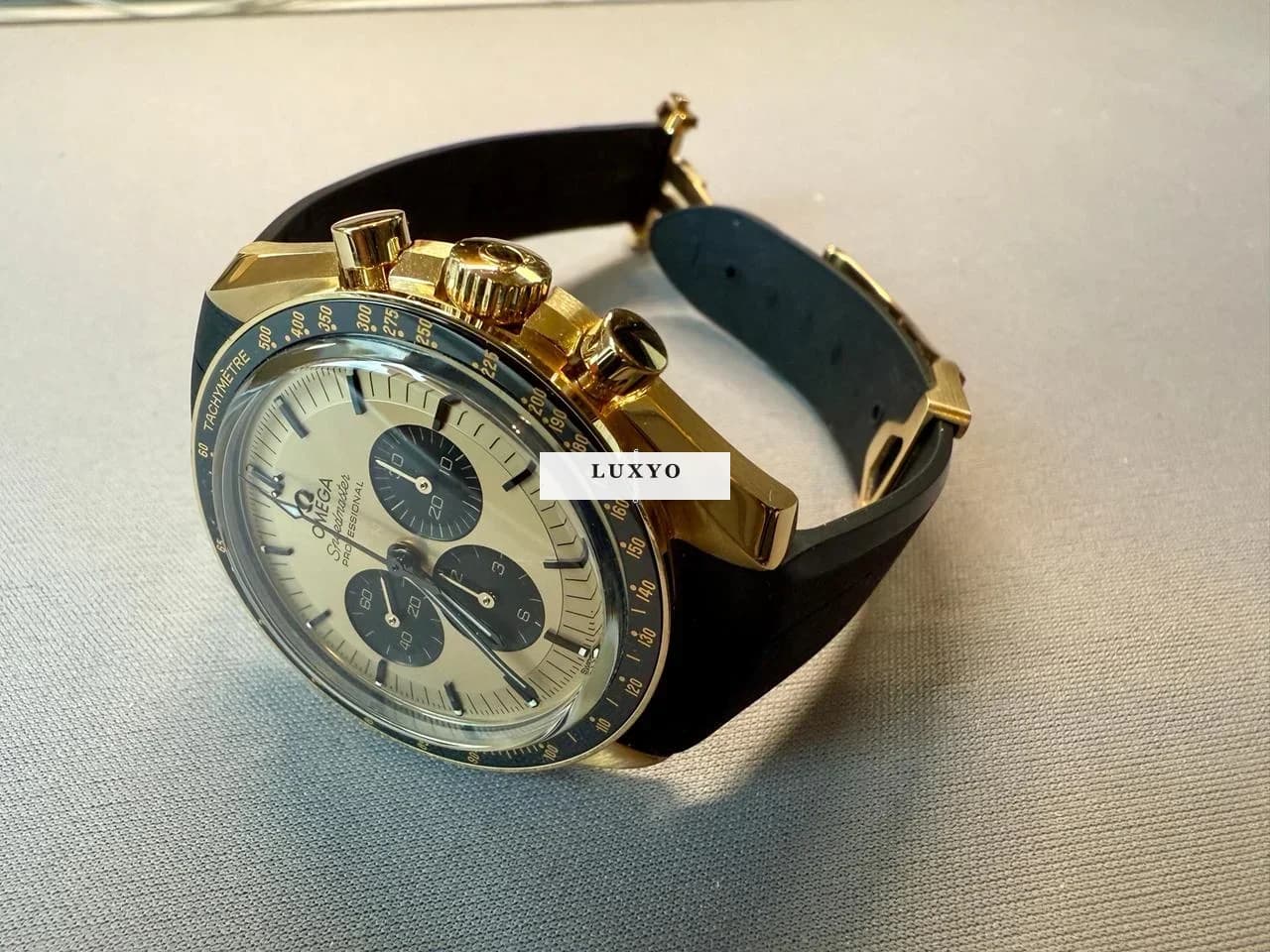 Omega Speedmaster Moonshine Gold, 2023, DE Full Set, Pikachu Dial - Thumbnail 2