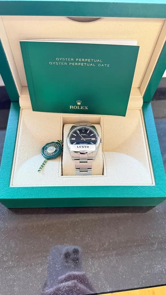 Rolex Oyster Perpetual 41 Full Set/ Red:124300
