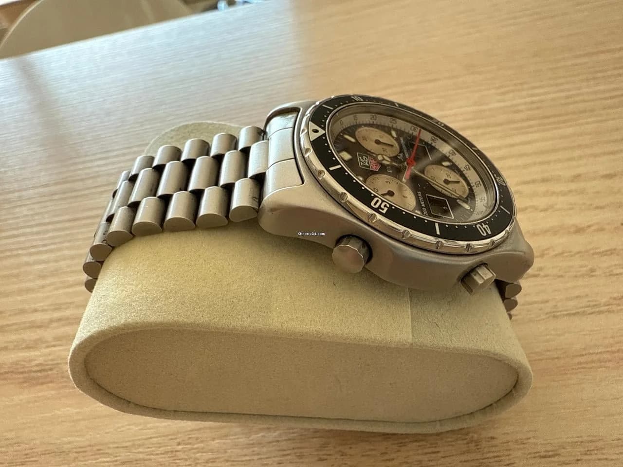 TAG Heuer 2000 Professional - Thumbnail 3