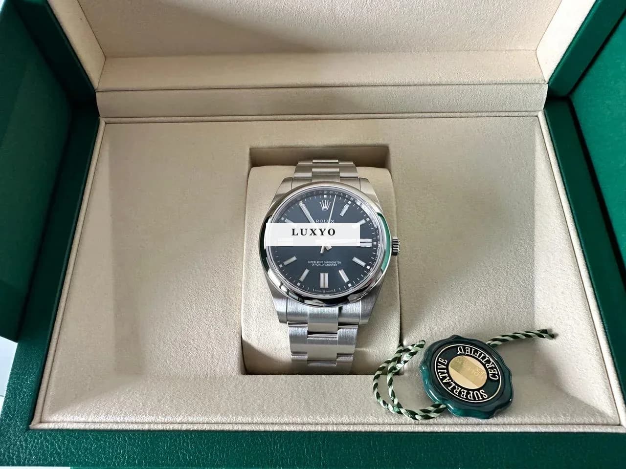 Rolex Oyster Perpetual 41 124300  Blau  Full Set  Neu & ungetragen  04/2025  verklebt