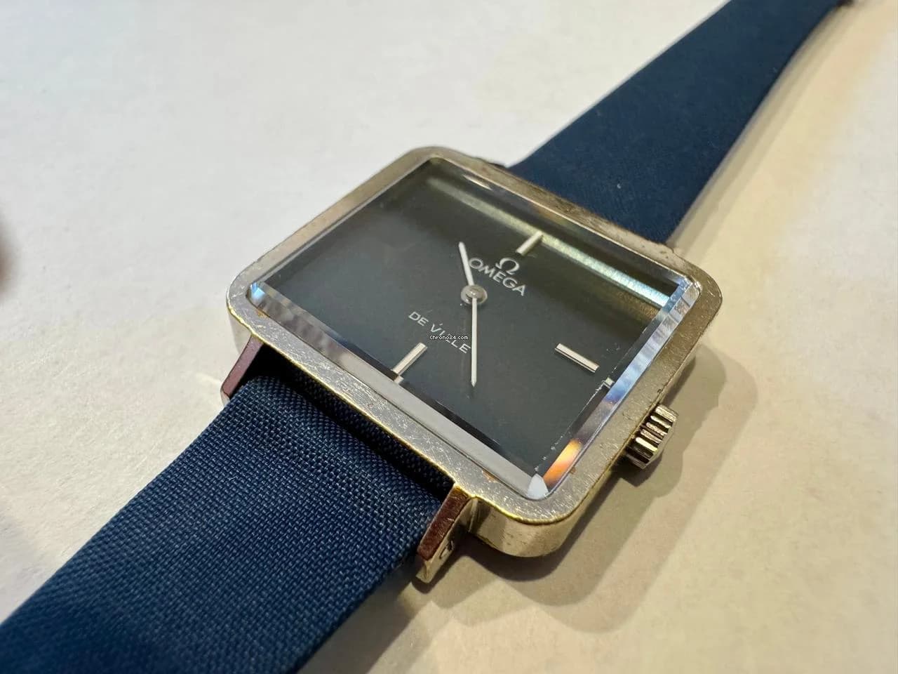 Omega De Ville Donker blauw, lopende Omega De Ville (nieuw orgineel bandje)