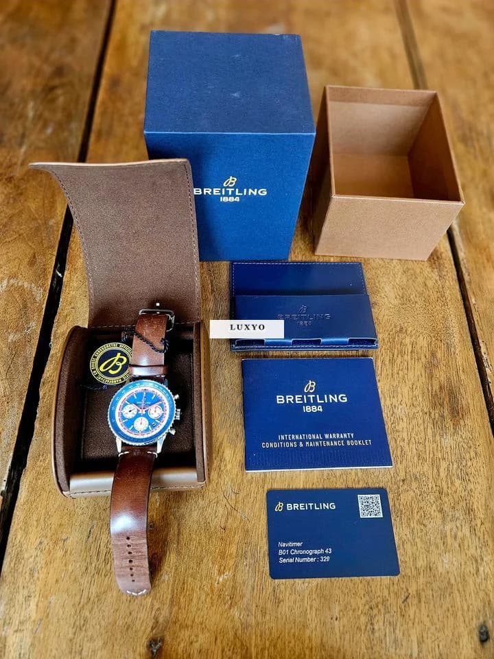 Breitling Navitimer 1 B01 Chronograph 43 Pan Am All original protective stickers in place - Thumbnail 4
