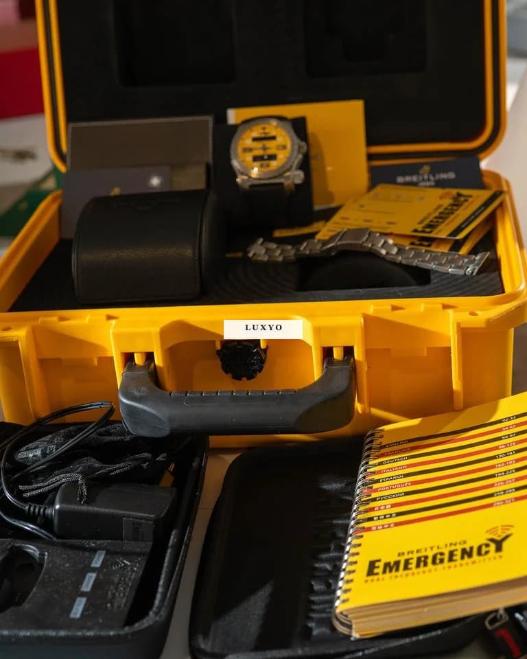 Breitling Emergency Ii Emergency II E76325C2/I520 - Yellow Dial - Full Set (2020) - Thumbnail 2