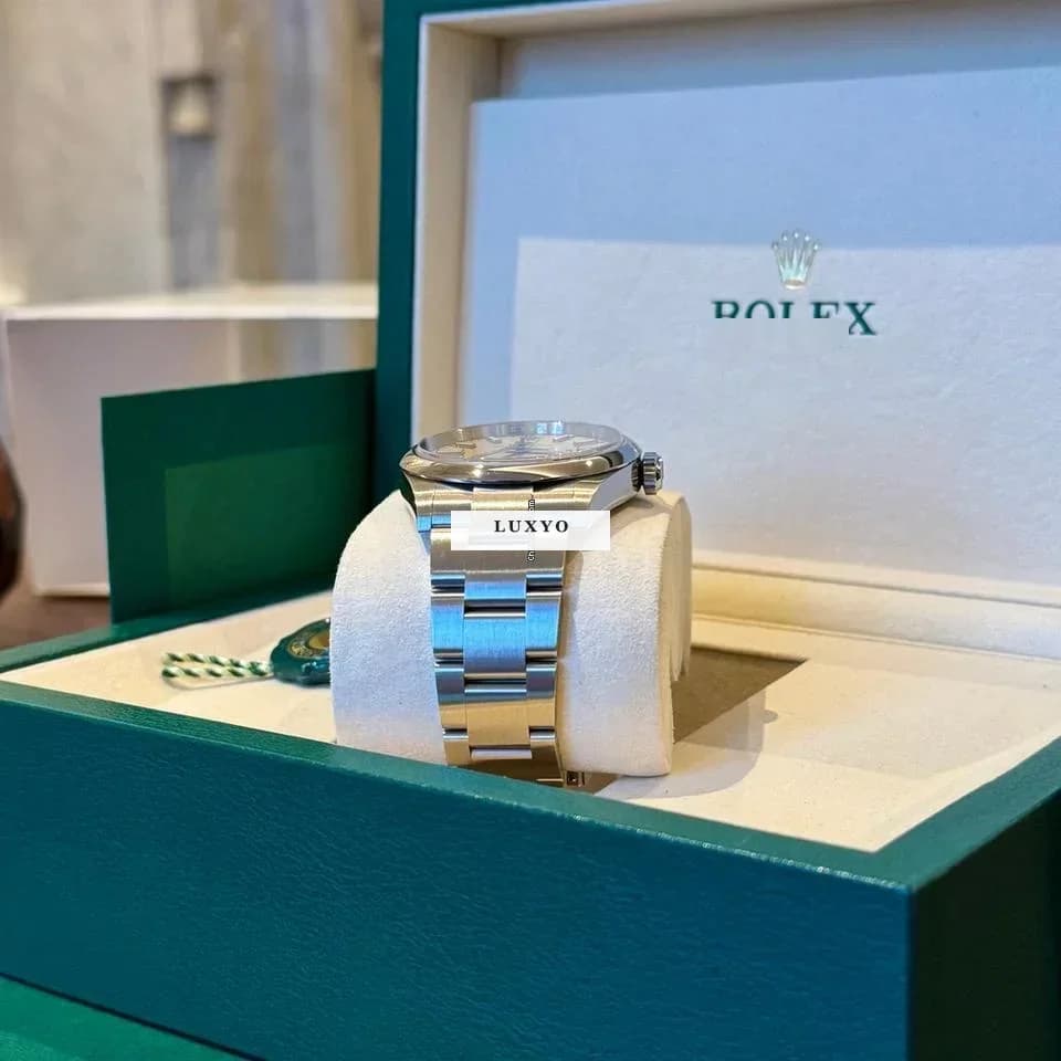 Rolex Oyster Perpetual  Stainless Dial (2025) Oyster BEIGE 41 mm / Ref: 134300 / New and stickers . - Thumbnail 12