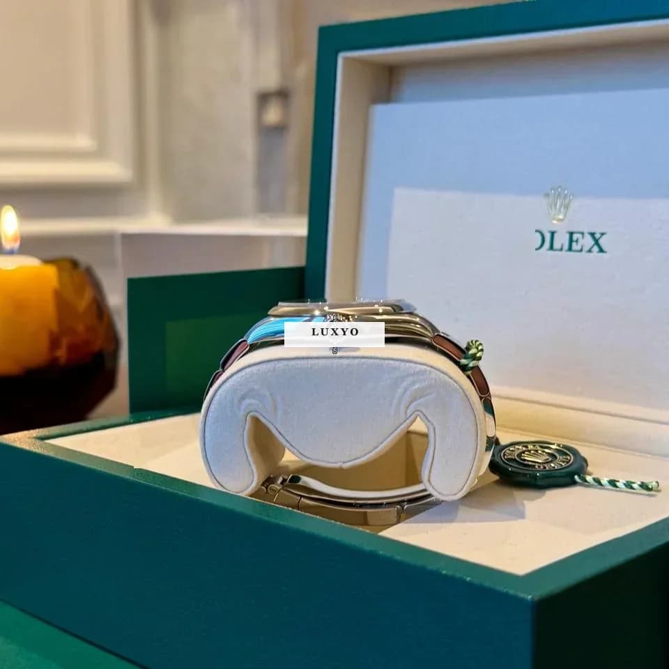 Rolex Oyster Perpetual  Stainless Dial (2025) Oyster BEIGE 41 mm / Ref: 134300 / New and stickers . - Thumbnail 13