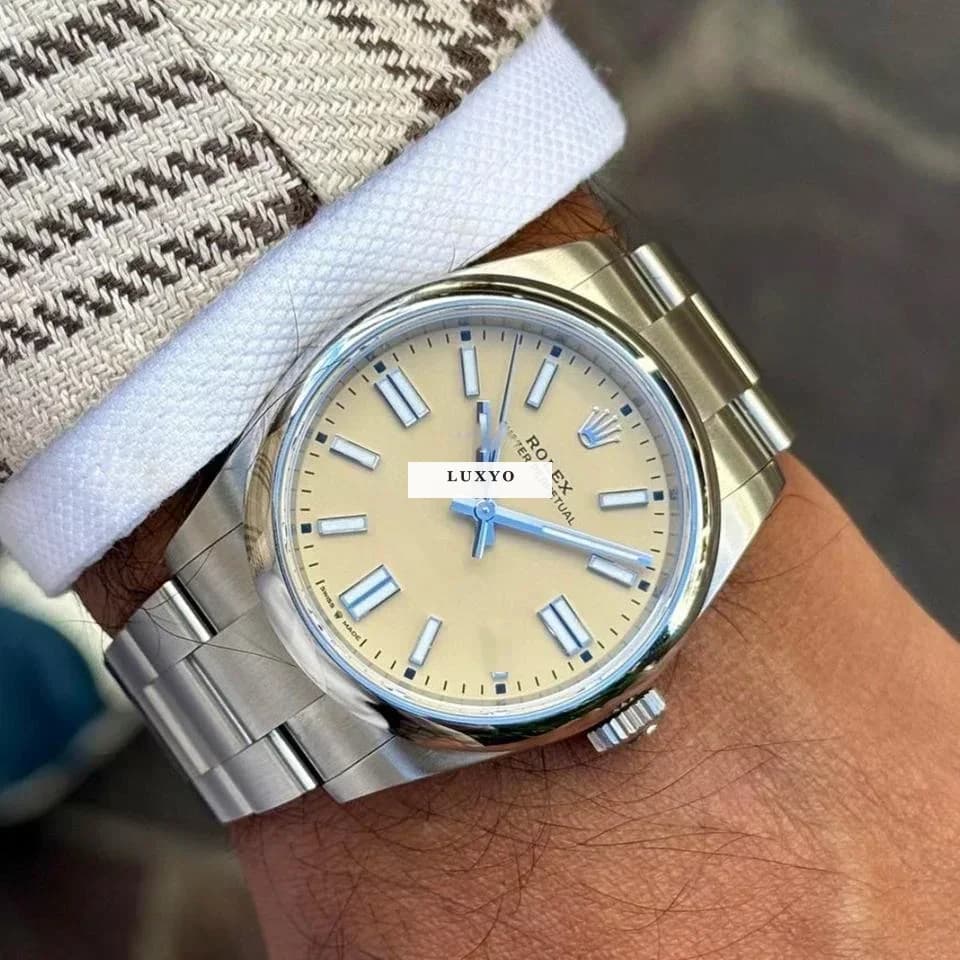 Rolex Oyster Perpetual  Stainless Dial (2025) Oyster BEIGE 41 mm / Ref: 134300 / New and stickers . - Thumbnail 16