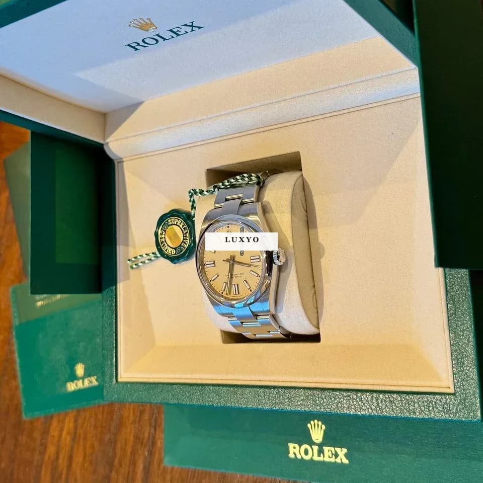 Rolex Oyster Perpetual  Stainless Dial (2025) Oyster BEIGE 41 mm / Ref: 134300 / New and stickers . - Thumbnail 4