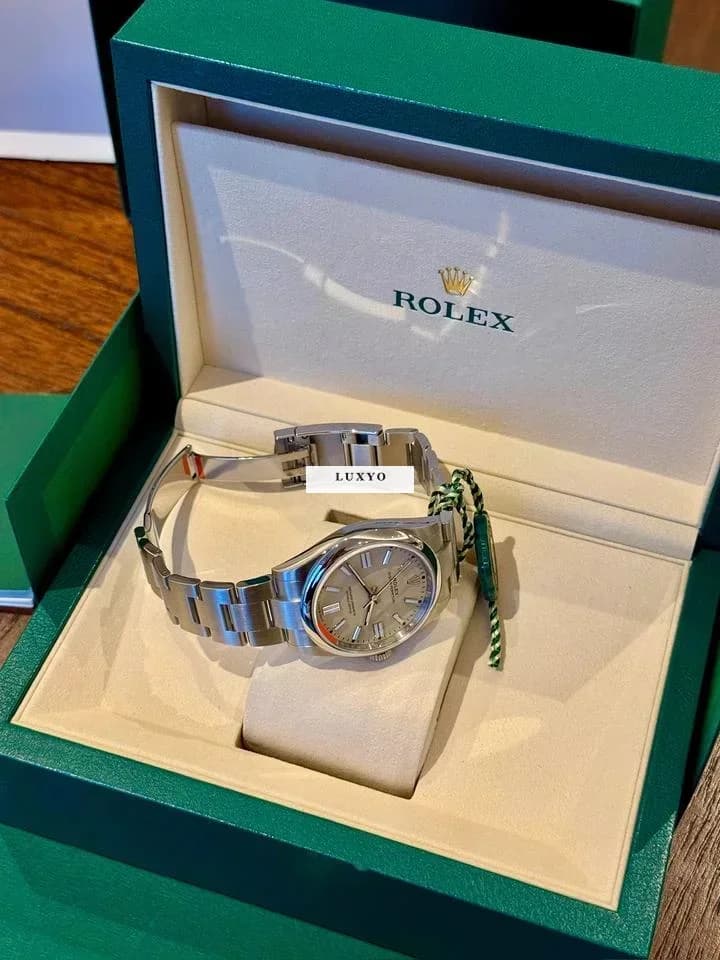 Rolex Oyster Perpetual  Stainless Dial (2025) Oyster BEIGE 41 mm / Ref: 134300 / New and stickers . - Thumbnail 7