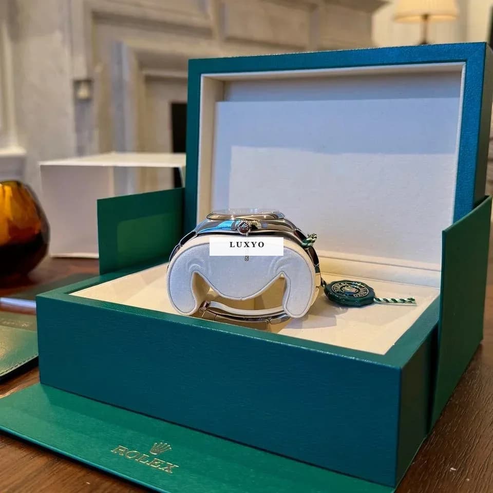 Rolex Oyster Perpetual  Stainless Dial (2025) Oyster BEIGE 41 mm / Ref: 134300 / New and stickers . - Thumbnail 9