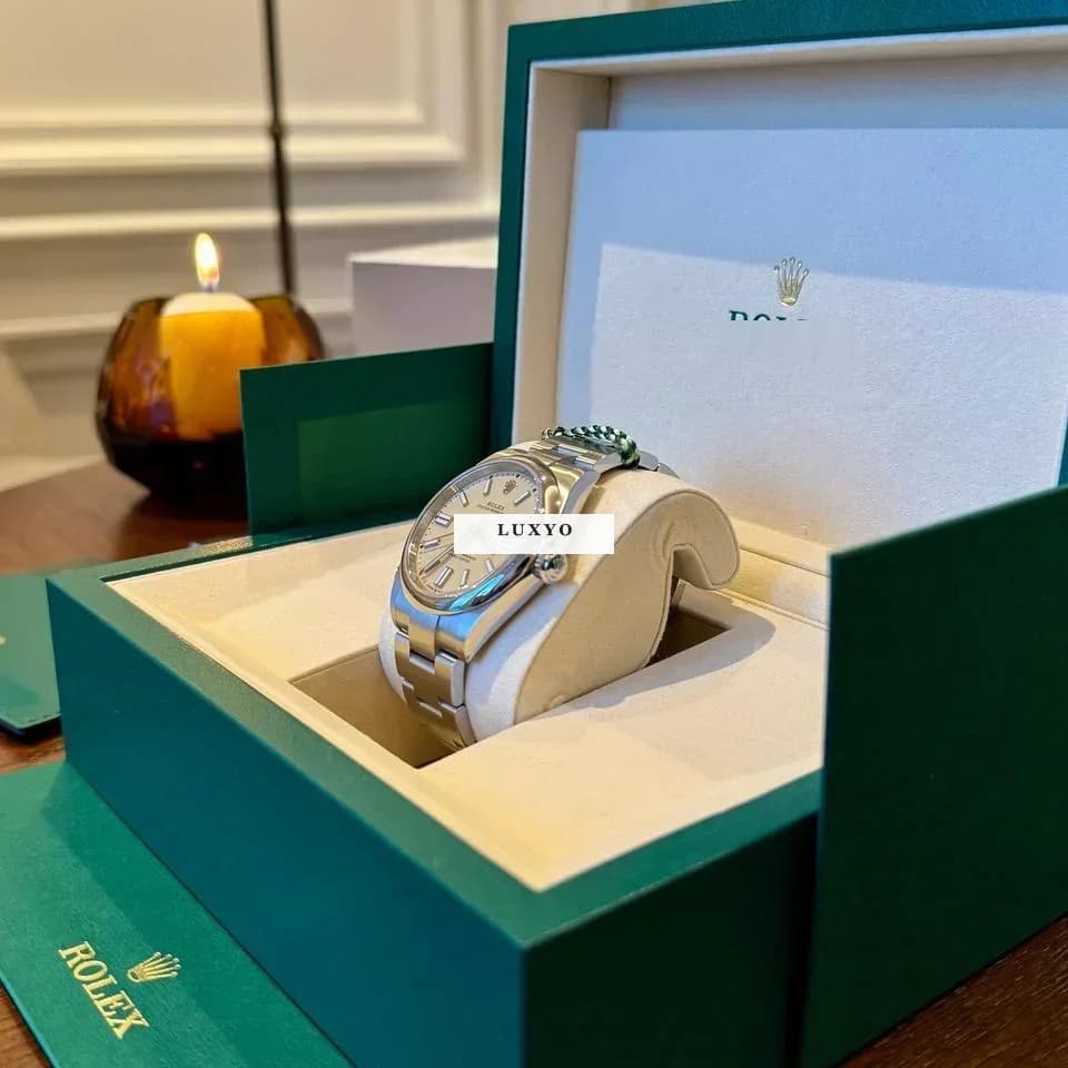 Rolex Oyster Perpetual  Stainless Dial (2025) Oyster BEIGE 41 mm / Ref: 134300 / New and stickers . - Thumbnail 10