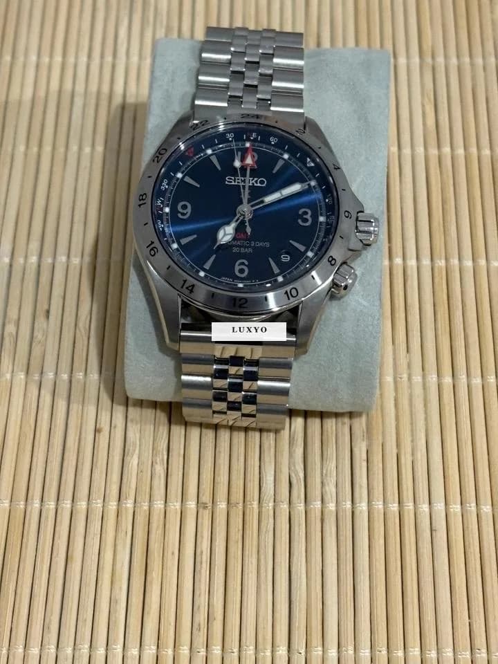 Seiko Prospex Alpinist  Automatic Like new box papers extra S J Louis Bracelet