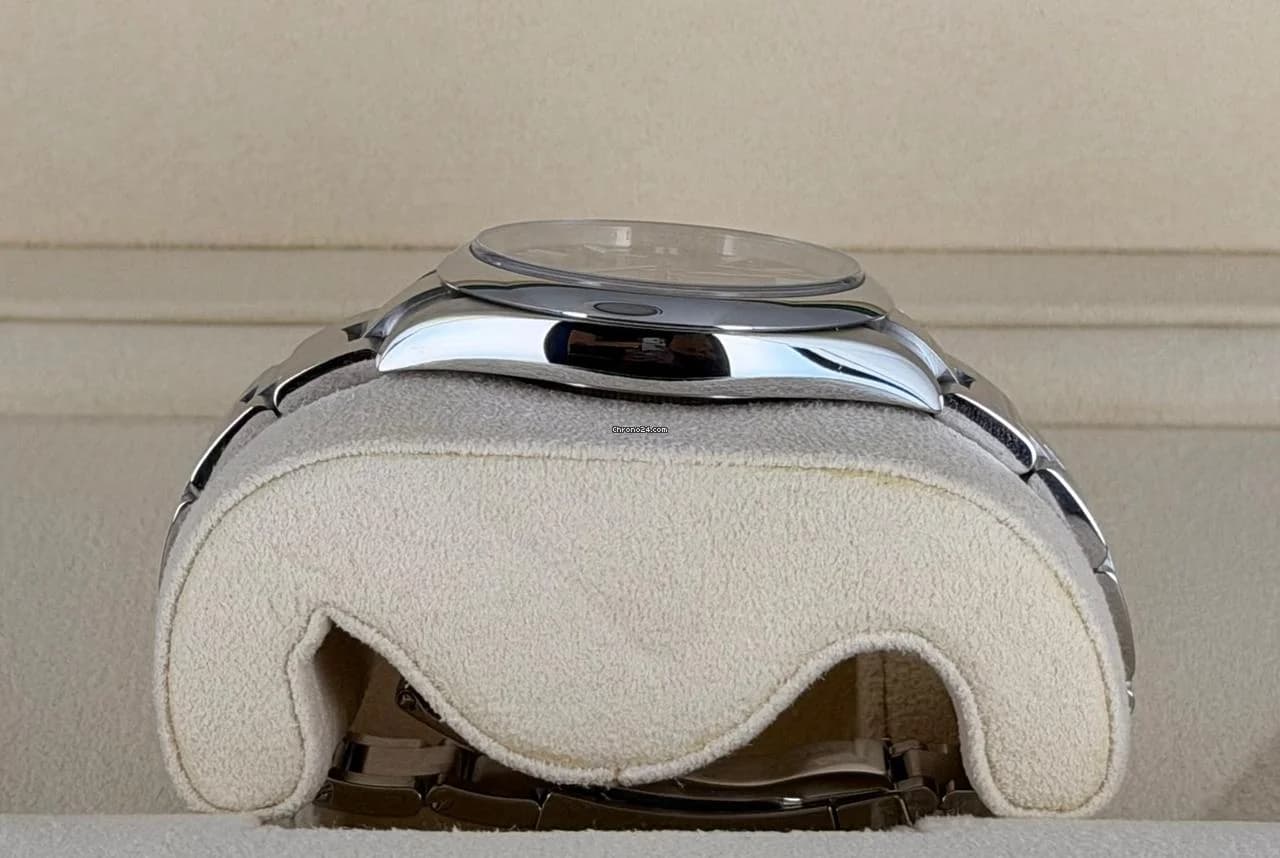 Rolex Oyster Perpetual 41 Blue Full Set 2020 Mint Condition NFT Card - Thumbnail 6