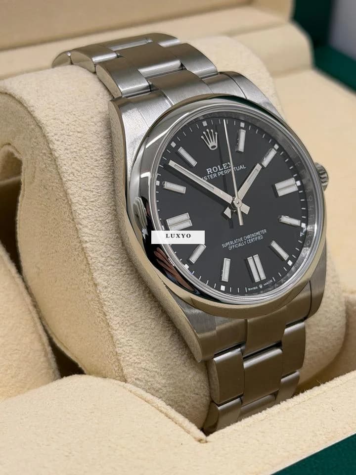 Rolex Oyster Perpetual 41 - Black Dial Ref 124300 - Year 2023 - Thumbnail 5