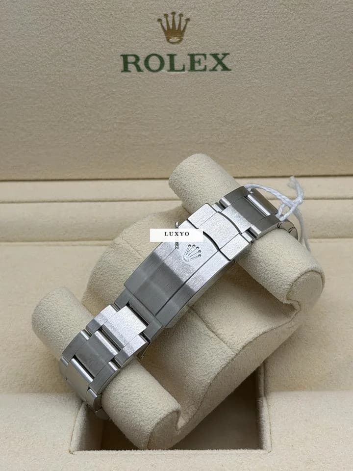 Rolex Oyster Perpetual 41 - Black Dial Ref 124300 - Year 2023 - Thumbnail 10