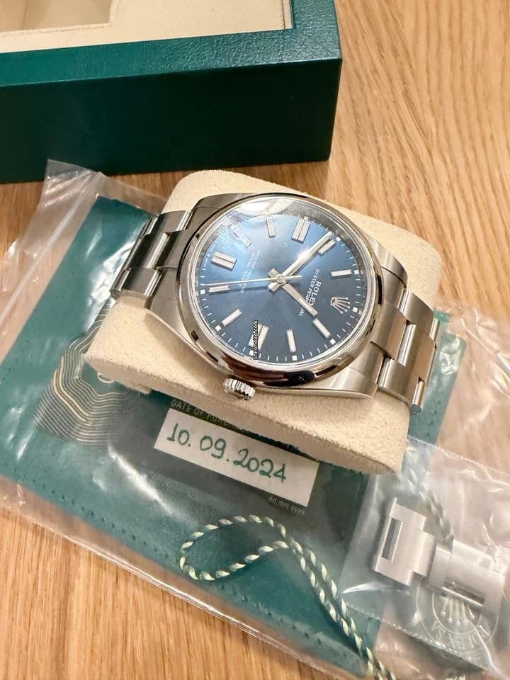 Rolex Oyster Perpetual 41 Blue Dial - Thumbnail 3