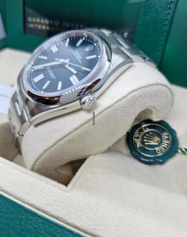 Rolex Oyster Perpetual 41 Blue Dial - Thumbnail 4