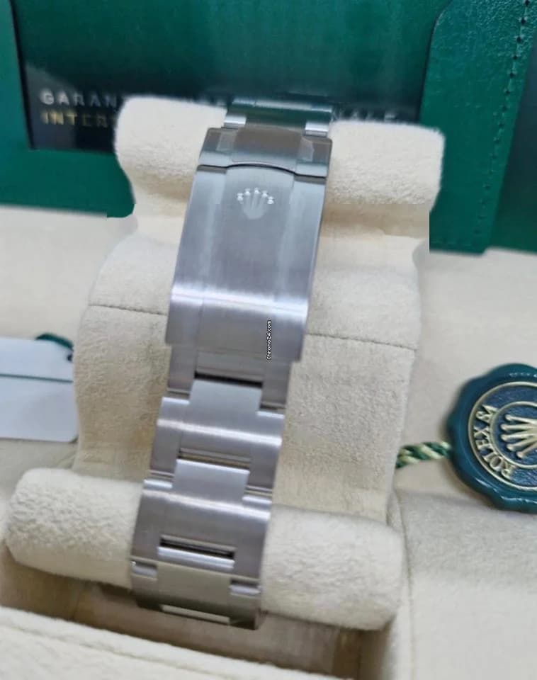 Rolex Oyster Perpetual 41 Blue Dial - Thumbnail 6